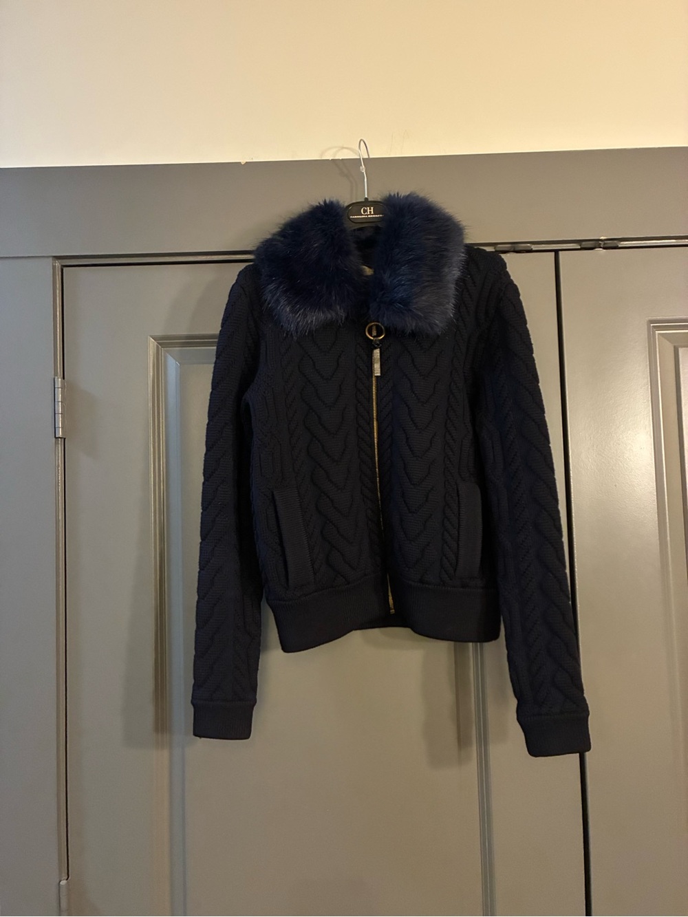 Tory Burch Navy Cable-Knit Sweater with Faux Fur detachable Collar - Picture 2 of 9